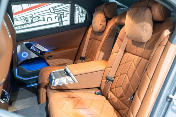 BMW 740I – GRAY - Image 3