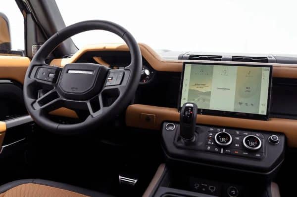 Land Rover Defender 2024 - Image 5