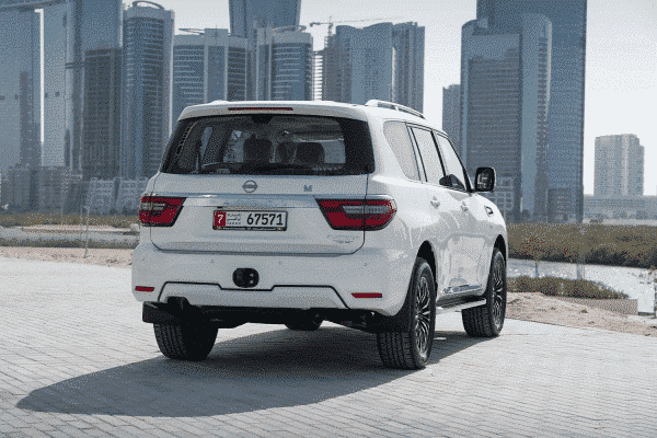 Nissan Patrol Platinum 2022 White - Image 4