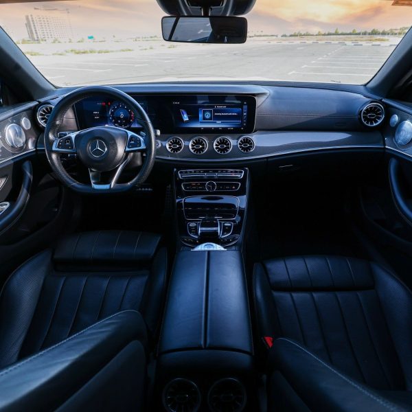 Mercedes Benz E400 Convertible - Image 5