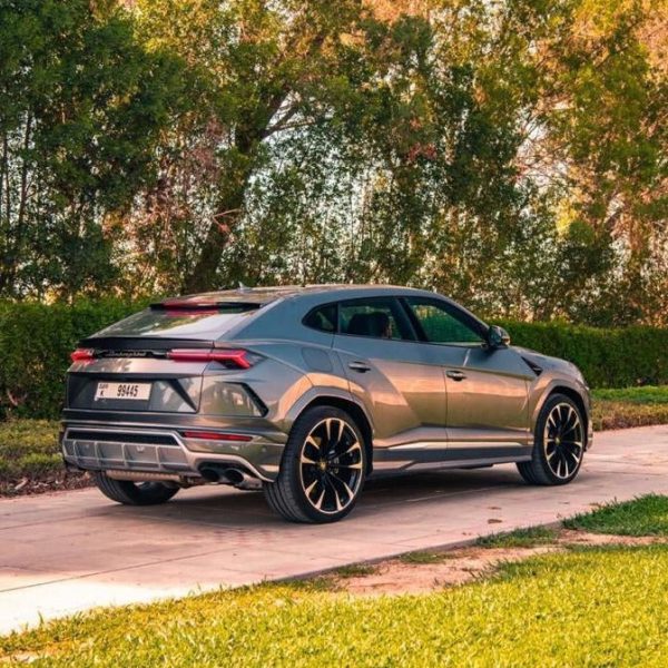 Lamborghini Urus 2022 (Grey) - Image 2