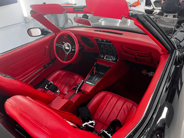 Rent Chevrolet Corvette (Black), 1972 in Dubai - Image 3