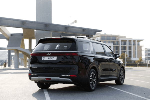 Rent KIA Carnival (Black), 2022 in Dubai - Image 7