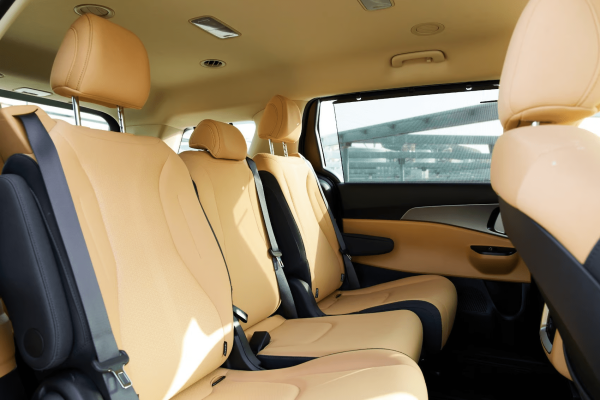 Rent KIA Carnival (Black), 2022 in Dubai - Image 6