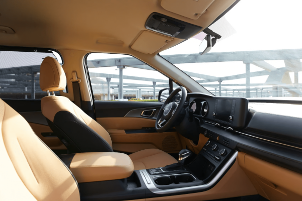 Rent KIA Carnival (Black), 2022 in Dubai - Image 5