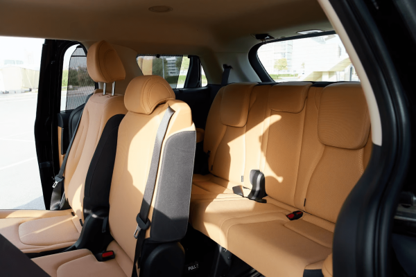 Rent KIA Carnival (Black), 2022 in Dubai - Image 3