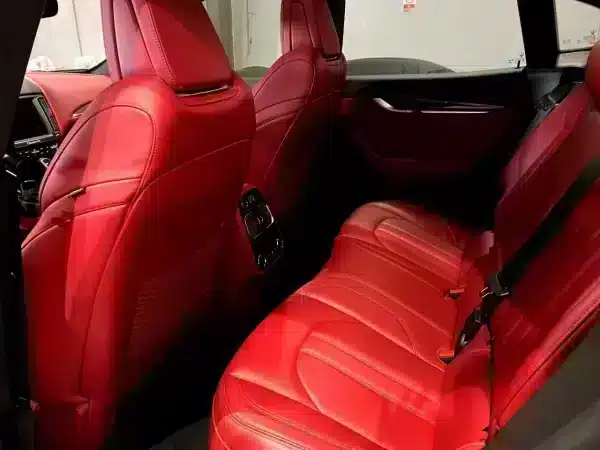 Rent Maserati Levante (Black), 2019 in Dubai - Image 5