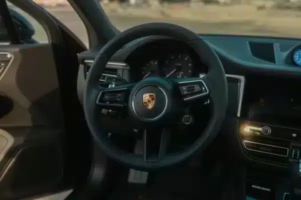 Rent Porsche Macan Platinum (Black), 2022 in Dubai - Image 5