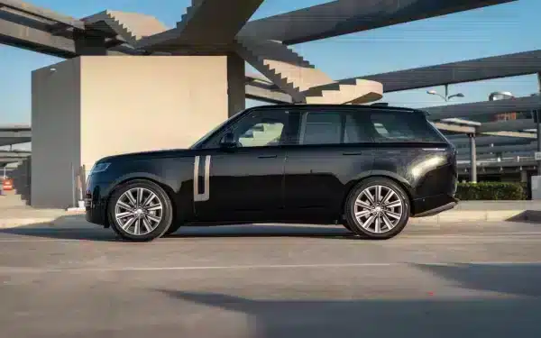 Rent Range Rover Vogue (Black), 2024 in Dubai - Image 2