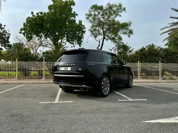 Rent Range Rover Vogue (Black), 2024 in Dubai - Image 5