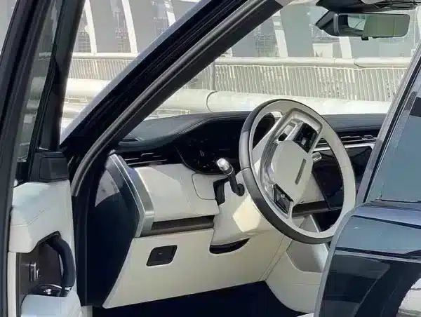 Rent Range Rover Vogue (Black), 2024 in Dubai - Image 3