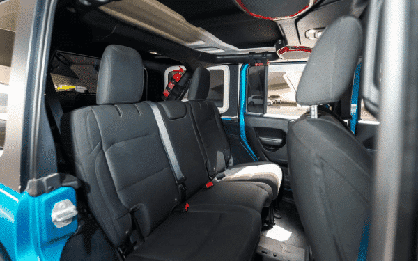 Rent Jeep Wrangler (Blue), 2020 in Dubai - Image 4