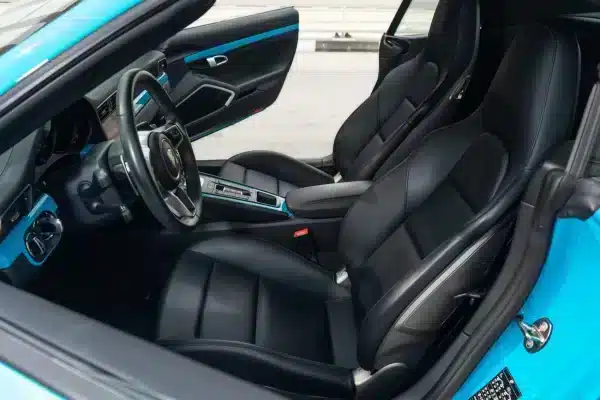 Rent Porsche 911 Carrera cabrio (Blue), 2018 in Dubai - Image 6