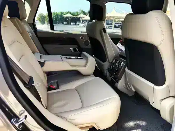 Rent Range Rover Vogue (Dark Grey), 2019 in Dubai - Image 5