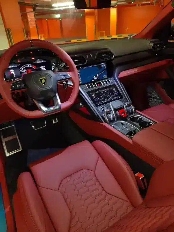 Rent Lamborghini Urus (Green), 2022 in Dubai - Image 4