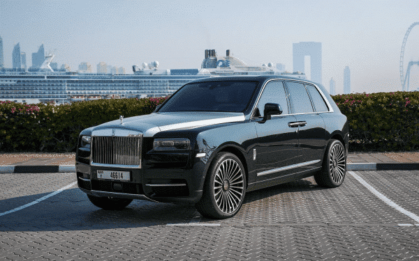 Rent Rolls Royce Cullinan (Green), 2020 in Dubai
