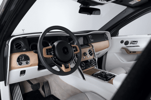 Rent Rolls Royce Cullinan (Green), 2020 in Dubai - Image 7