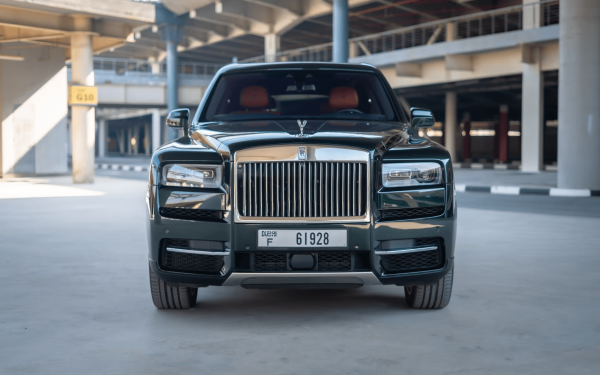 Rent Rolls Royce Cullinan (Green), 2021 in Dubai - Image 3