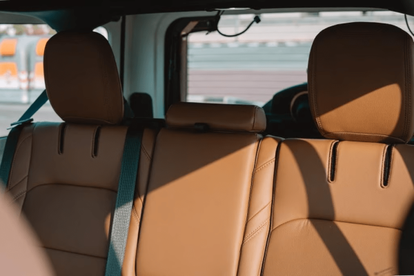 Rent Jeep Wrangler (Silver), 2022 in Dubai - Image 4
