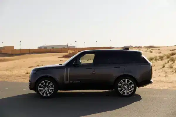 Rent Range Rover Vogue (Grey), 2024 in Dubai - Image 9