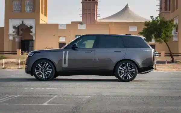 Rent Range Rover Vogue (Grey), 2024 in Dubai - Image 8