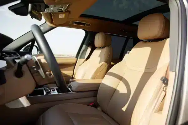 Rent Range Rover Vogue (Grey), 2024 in Dubai - Image 7