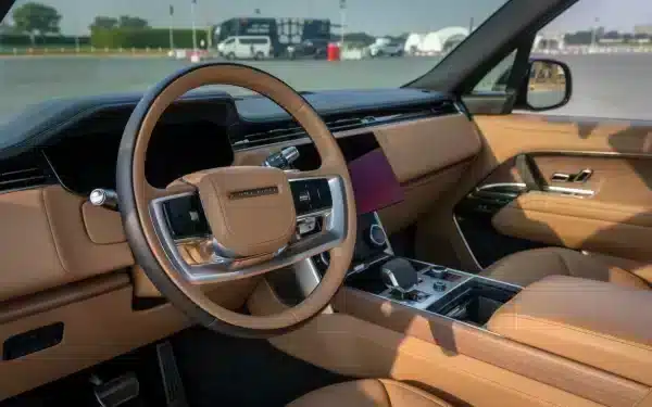 Rent Range Rover Vogue (Grey), 2024 in Dubai - Image 5
