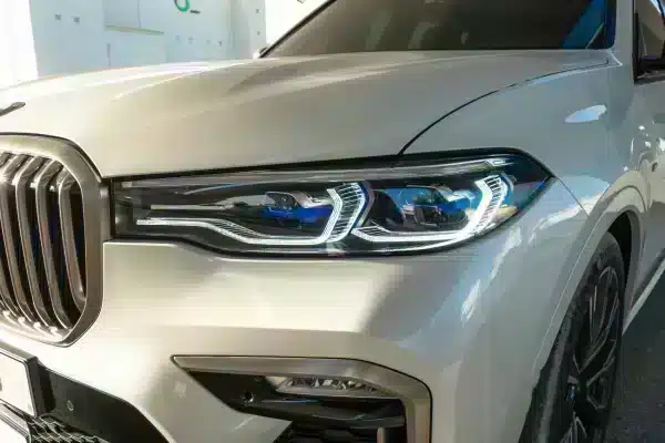 Rent BMW X7 (White), 2021 in Dubai - Image 4