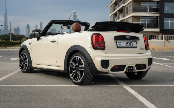 Rent Mini Cooper (White), 2020 in Dubai - Image 5