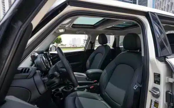 Rent Mini Cooper (White), 2020 in Dubai - Image 5