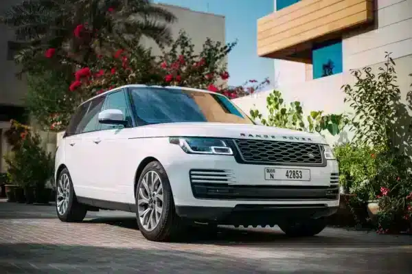Rent Range Rover Vogue (White), 2020 in Dubai - Image 3