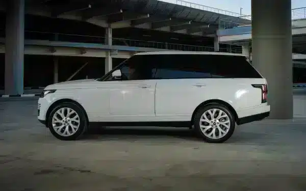 Rent Range Rover Vogue (White), 2020 in Dubai - Image 8