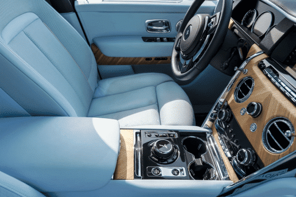 Rent Rolls Royce Cullinan (White), 2019 in Dubai - Image 6